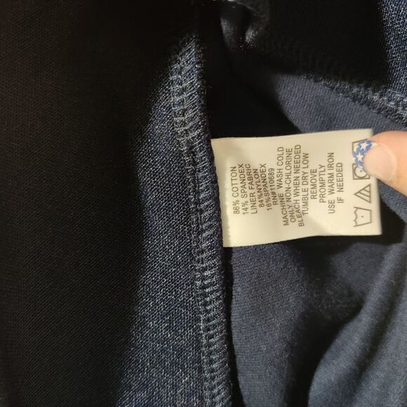 Women with Control Shape Enhancing Pants - Picture 5 of 5